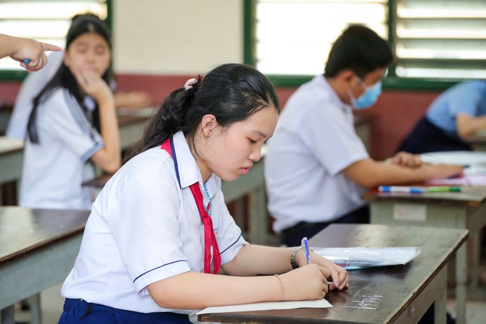 TP.HCM dự kiến tổ chức thi lớp 10 muộn hơn năm trước- Ảnh 1.