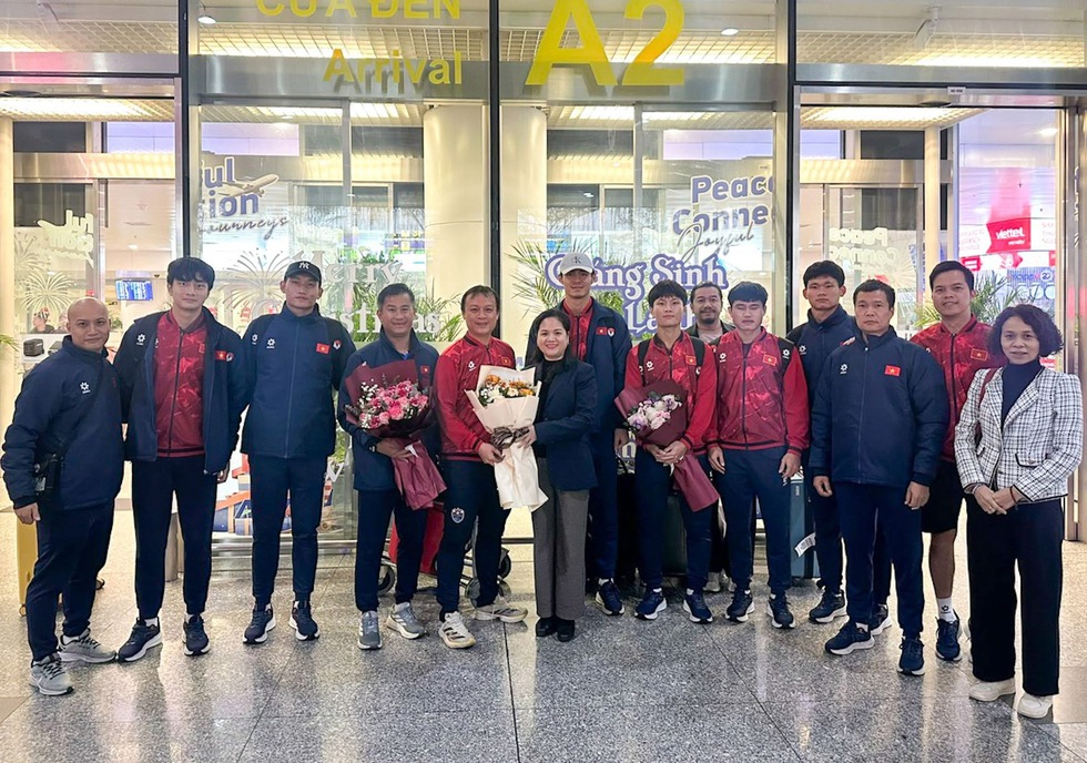 Thủ m&ocirc;n Trung Ki&ecirc;n v&agrave; c&aacute;c th&agrave;nh vi&ecirc;n c&ograve;n lại của U.23 Việt Nam về nước muộn- Ảnh 1.