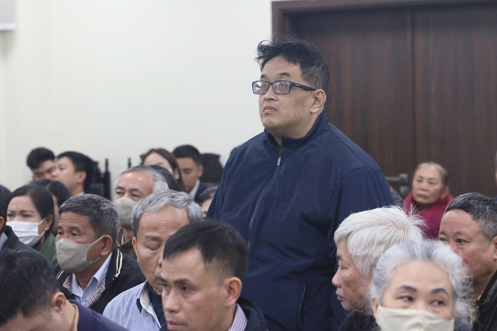 Cựu viện trưởng Y dược học d&acirc;n tộc TP . HCM hầu t&ograve;a v&igrave; nhận hối lộ 47 tỉ đồng - Ảnh 2.