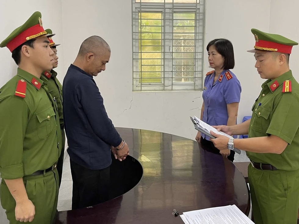 Cặp đ&ocirc;i nhận 'chạy suất' nh&agrave; ở x&atilde; hội, lừa đảo hơn 1,2 tỉ đồng- Ảnh 2.