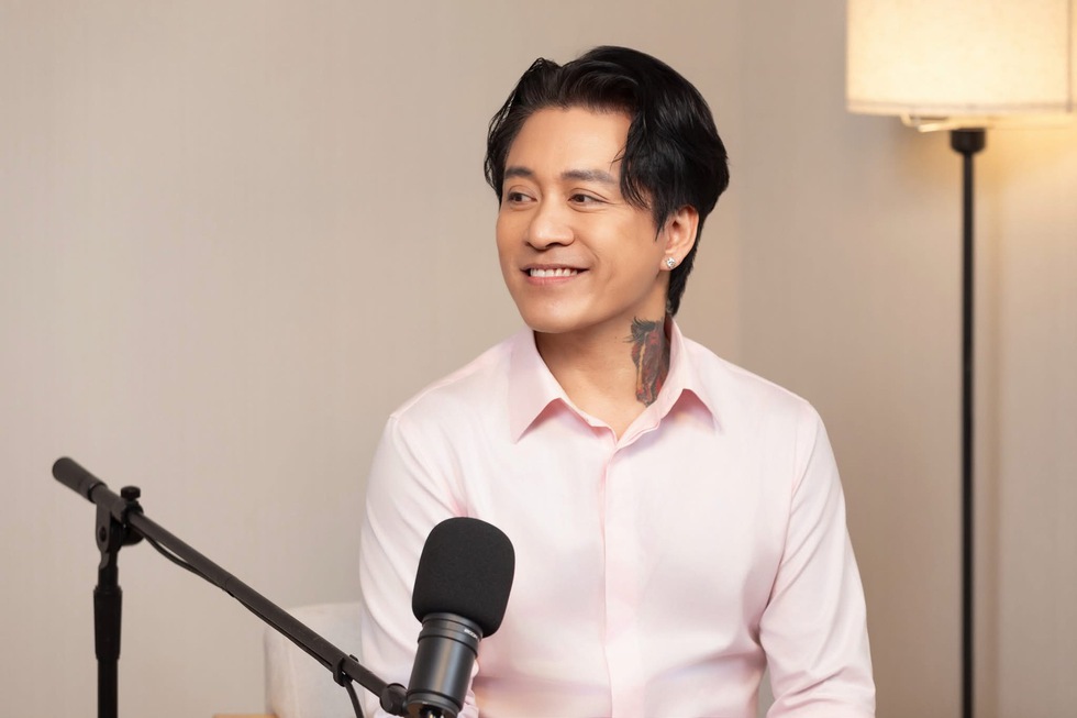 Tuấn Hưng &lsquo;xấu hổ&rsquo; v&igrave; sự cố tr&igrave;nh diễn- Ảnh 1.