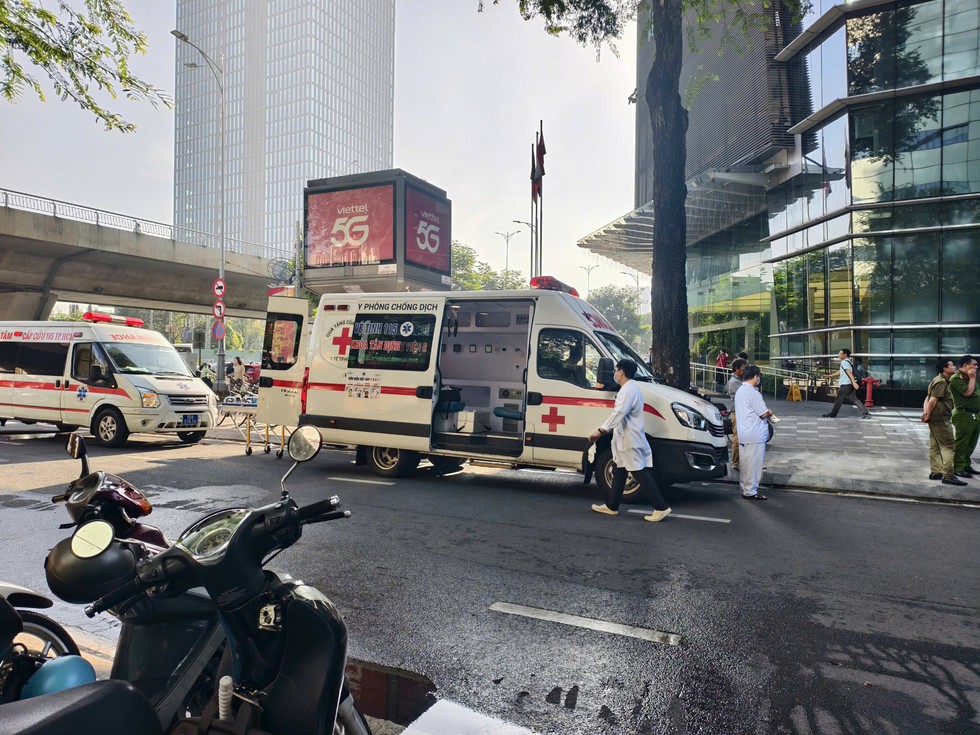 TP.HCM: Ch&aacute;y s&acirc;n thượng t&ograve;a nh&agrave; kinh doanh spa gần cầu Ba Son- Ảnh 2.