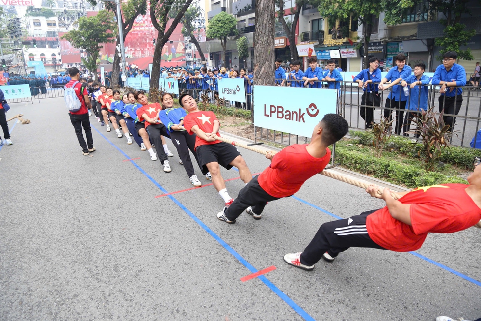 Phó thủ tướng Phạm Thị Thanh Trà: 'Mỗi người dân Việt Nam hãy lựa chọn một môn thể thao phù hợp để tập luyện' - Ảnh 9.