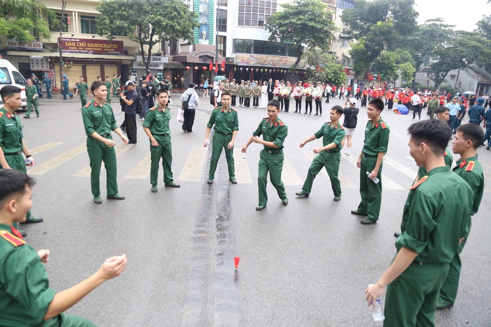 Phó thủ tướng Phạm Thị Thanh Trà: 'Mỗi người dân Việt Nam hãy lựa chọn một môn thể thao phù hợp để tập luyện' - Ảnh 5.