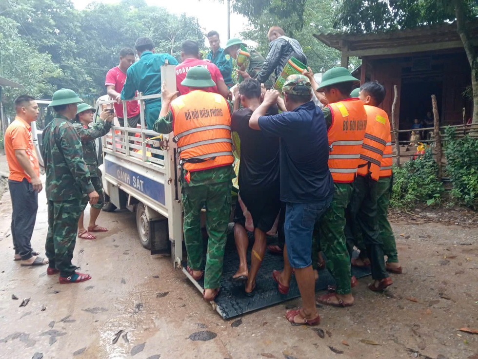 T&igrave;m thấy thi thể người phụ nữ bị lũ cuốn ở Quảng Trị- Ảnh 2.