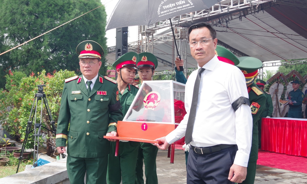 Trang nghiêm lễ truy điệu, an táng 14 hài cốt liệt sĩ tại Đà Nẵng- Ảnh 2.