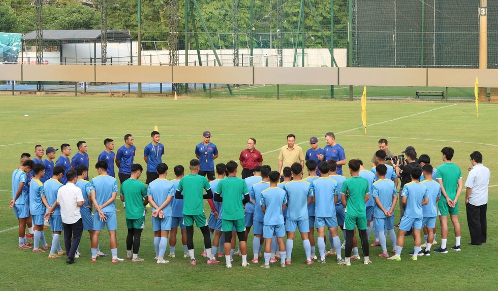 Chủ tịch VFF nói rất hay về U.17 Việt Nam, HLV Roland muốn tạo khác biệt tại World Cup U.17- Ảnh 1.