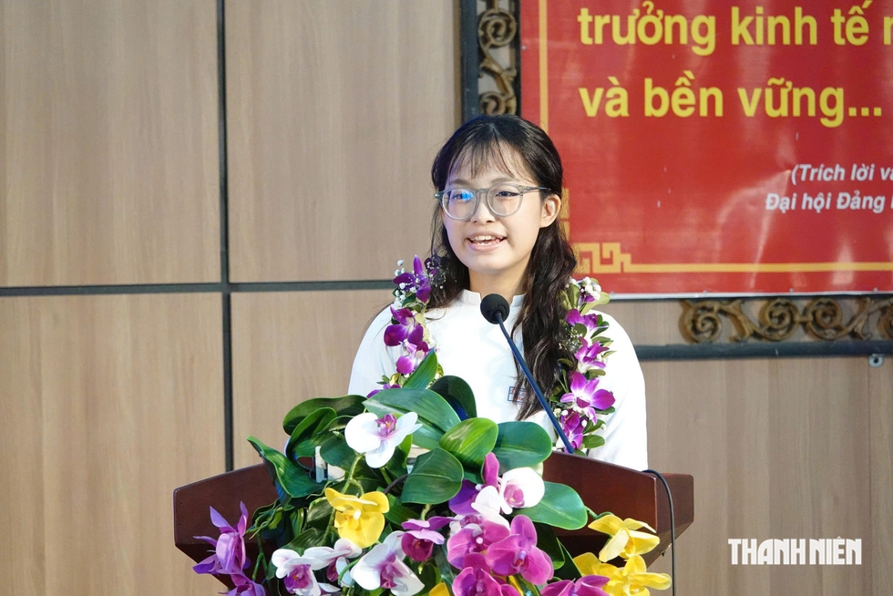 Trường ĐH Ngoại ngữ Đ&agrave; Nẵng trao học bổng 854 triệu đồng tiếp sức sinh vi&ecirc;n- Ảnh 3.