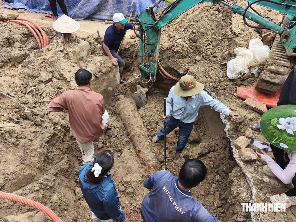 Ph&aacute;t hiện s&uacute;ng thần c&ocirc;ng d&agrave;i gần  3 m tại th&agrave;nh Điện Hải- Ảnh 1.