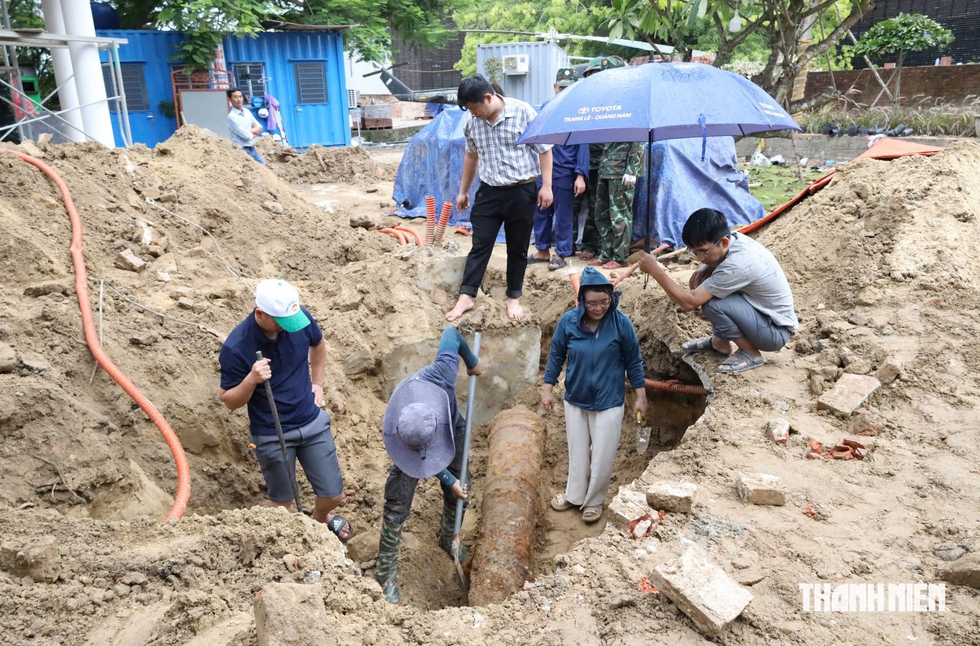 Ph&aacute;t hiện s&uacute;ng thần c&ocirc;ng d&agrave;i gần  3 m tại th&agrave;nh Điện Hải- Ảnh 2.