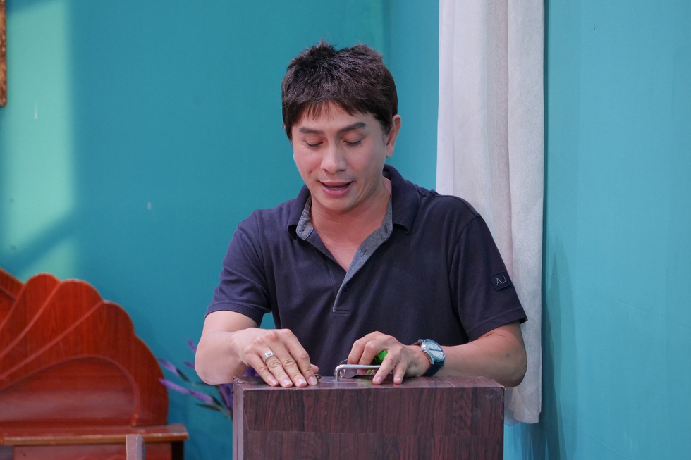 &lsquo;Ch&uacute; hề L&iacute; Lắc&rsquo; Đ&igrave;nh To&agrave;n tiết lộ cuộc sống k&iacute;n tiếng ở tuổi 50- Ảnh 1.
