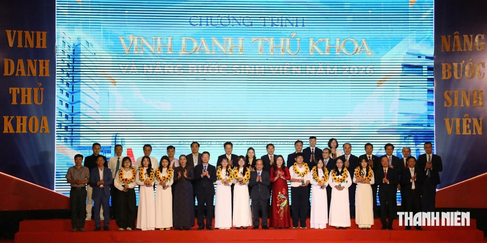 Hơn 670 triệu đồng tiếp sức thủ khoa, sinh vi&ecirc;n vượt kh&oacute; ở Đ&agrave; Nẵng- Ảnh 3.