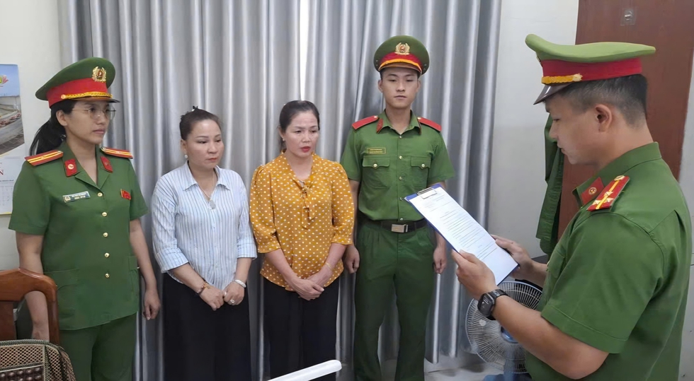 Khởi tố nh&oacute;m bị can ở Đ&agrave; Nẵng đe dọa, đ&aacute;nh chủ nh&agrave; để đ&ograve;i tiền cọc đất- Ảnh 1.