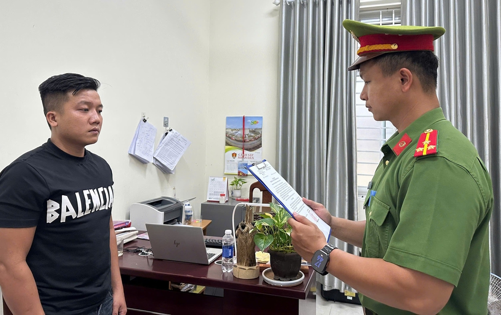 Khởi tố nh&oacute;m bị can ở Đ&agrave; Nẵng đe dọa, đ&aacute;nh chủ nh&agrave; để đ&ograve;i tiền cọc đất- Ảnh 2.