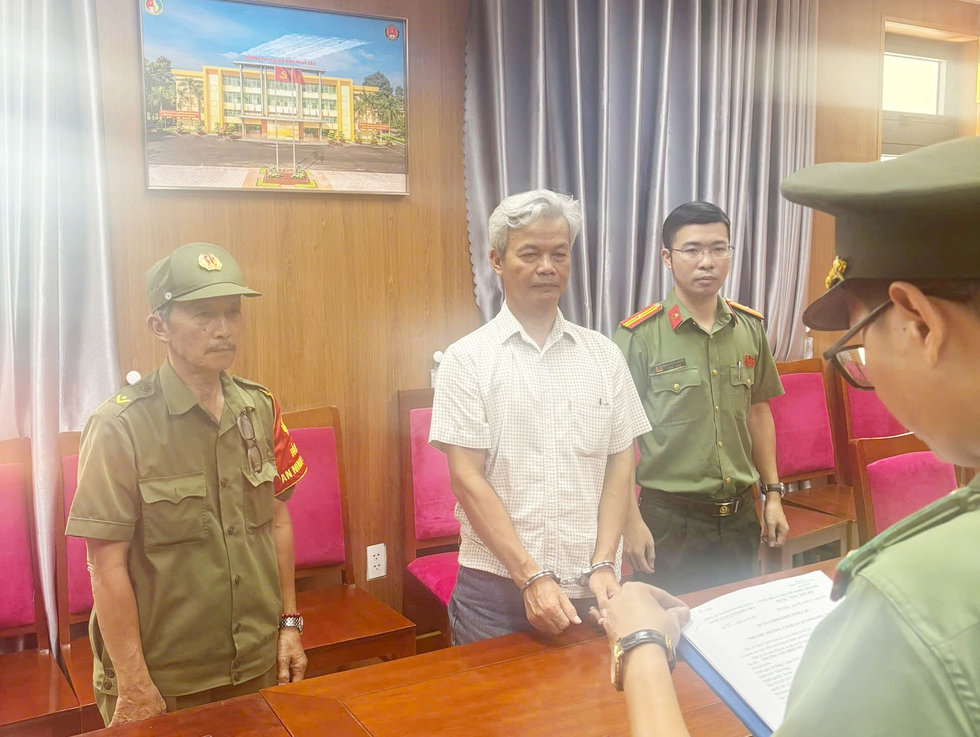 Bắt gi&aacute;m đốc trung t&acirc;m Anh ngữ ở Đ&agrave; Nẵng dạy chương tr&igrave;nh phổ th&ocirc;ng tr&aacute;i ph&eacute;p- Ảnh 1.