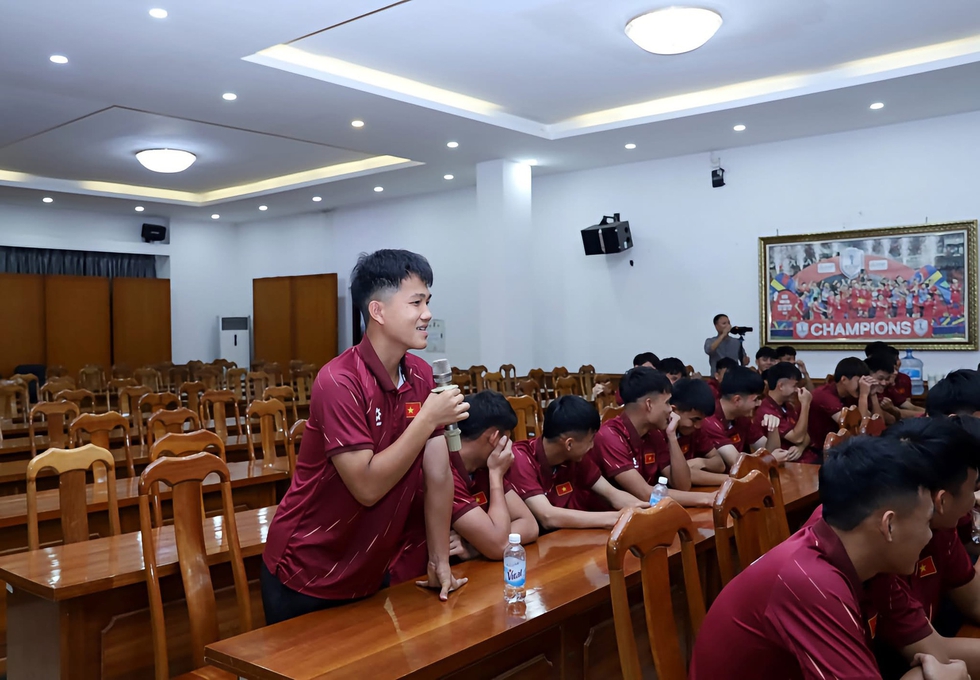 HLV Roland đề xuất n&oacute;ng trước World Cup U.17, VFF v&agrave; U.17 Việt Nam c&oacute; động th&aacute;i rất đặc biệt - Ảnh 4.