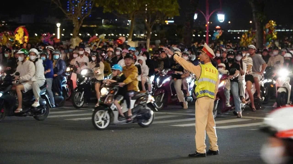 Xuy&ecirc;n Tết, CSGT Đ&agrave; Nẵng xử l&yacute; 368 t&agrave;i xế vi phạm nồng độ cồn- Ảnh 3.