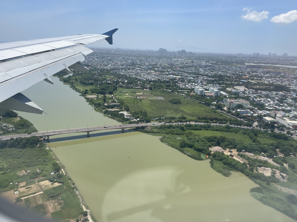 Drone 'đại n&aacute;o' s&acirc;n bay Đ&agrave; Nẵng: Nghi vấn quay clip quảng b&aacute; bất động sản?- Ảnh 6.