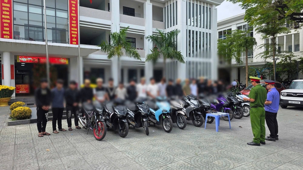 Khởi tố nh&oacute;m thanh thiếu ni&ecirc;n ch&eacute;m người đi đường tại Đ&agrave; Nẵng đ&ecirc;m giao thừa 2026 - Ảnh 1.
