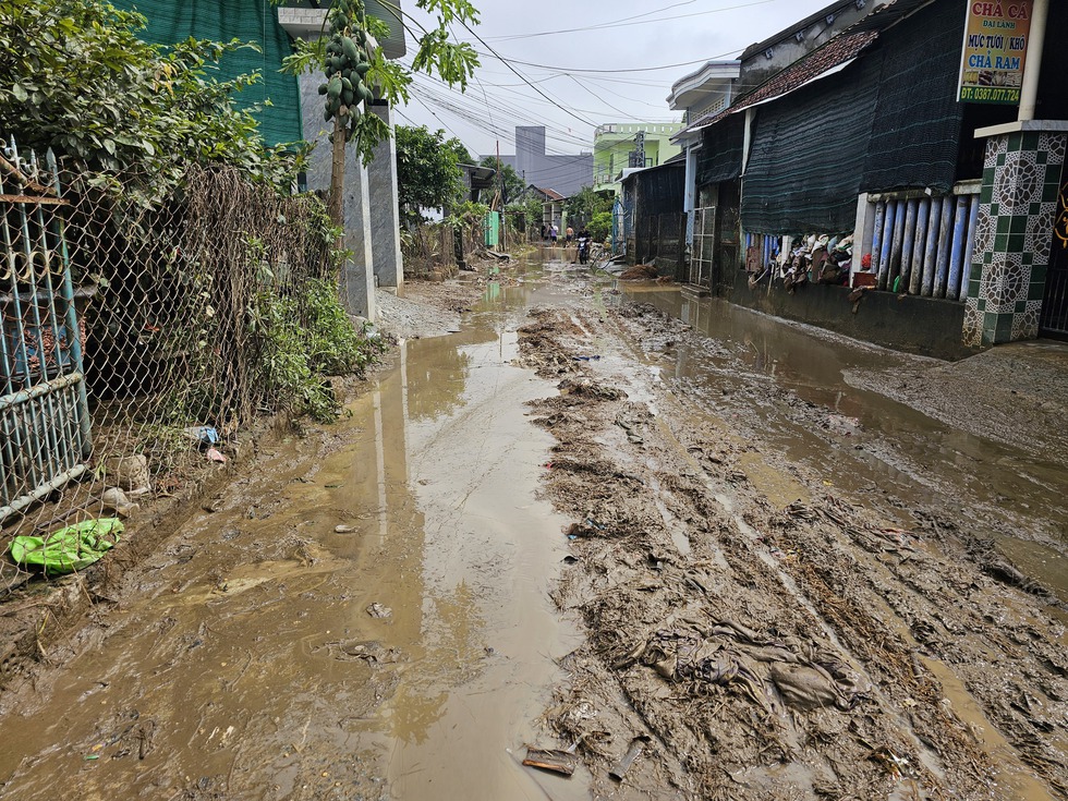 Mưa cực đoan, lũ chồng lũ buộc thủy điện phải thay đổi c&aacute;ch vận h&agrave;nh- Ảnh 2.