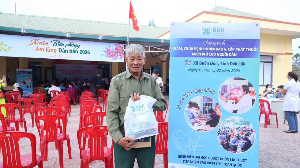 Bệnh viện ĐH Y Dược Bu&ocirc;n Ma Thuột thăm kh&aacute;m cho người d&acirc;n v&ugrave;ng bi&ecirc;n giới- Ảnh 3.