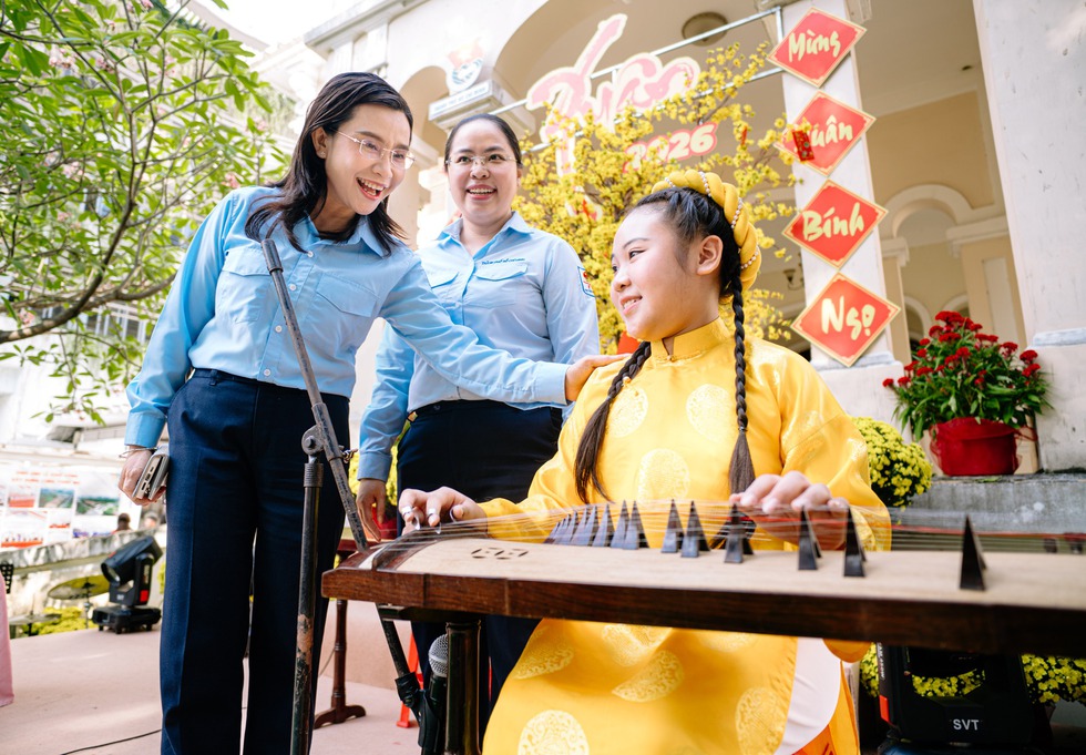 'Xu&acirc;n sẻ chia - Tết y&ecirc;u thương' đến với trẻ mồ c&ocirc;i, kh&oacute; khăn- Ảnh 7.