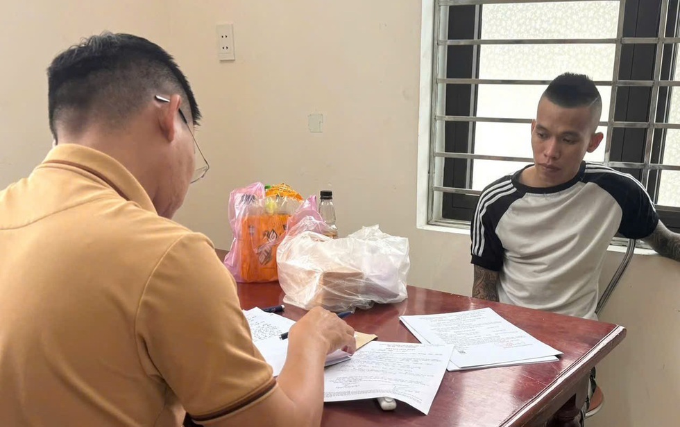 Bắt đối tượng truy n&atilde; trong vụ hỗn chiến, đ&aacute;nh nhầm thực kh&aacute;ch ở qu&aacute;n nhậu- Ảnh 1.