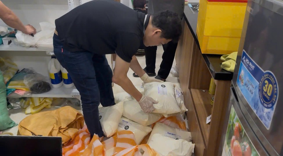 Triệt x&oacute;a đường d&acirc;y b&aacute;n cần sa tr&ecirc;n mạng, quy m&ocirc; 'khủng' do vợ chồng trẻ cầm đầu- Ảnh 1.