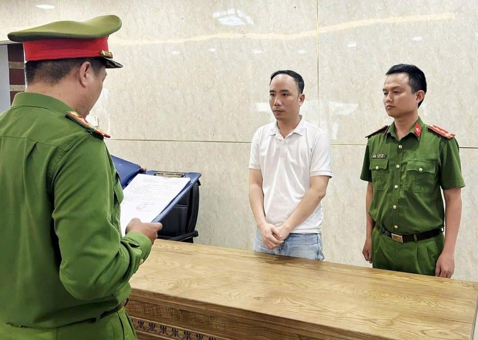 Đ&agrave; Nẵng: Bắt tạm giam gi&aacute;m đốc trung t&acirc;m trị liệu cấp chứng chỉ y dược giả- Ảnh 1.