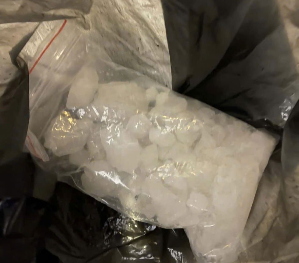 Điều tra vụ xô xát có tiếng súng nổ và chất nghi ma túy tại khách sạn- Ảnh 2.