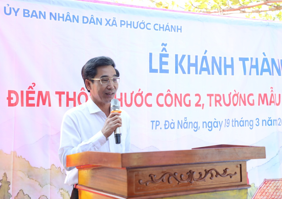 Con c&oacute; trường học mới, người mẹ đồng b&agrave;o Giẻ Tri&ecirc;ng rưng rưng hạnh ph&uacute;c  - Ảnh 7.