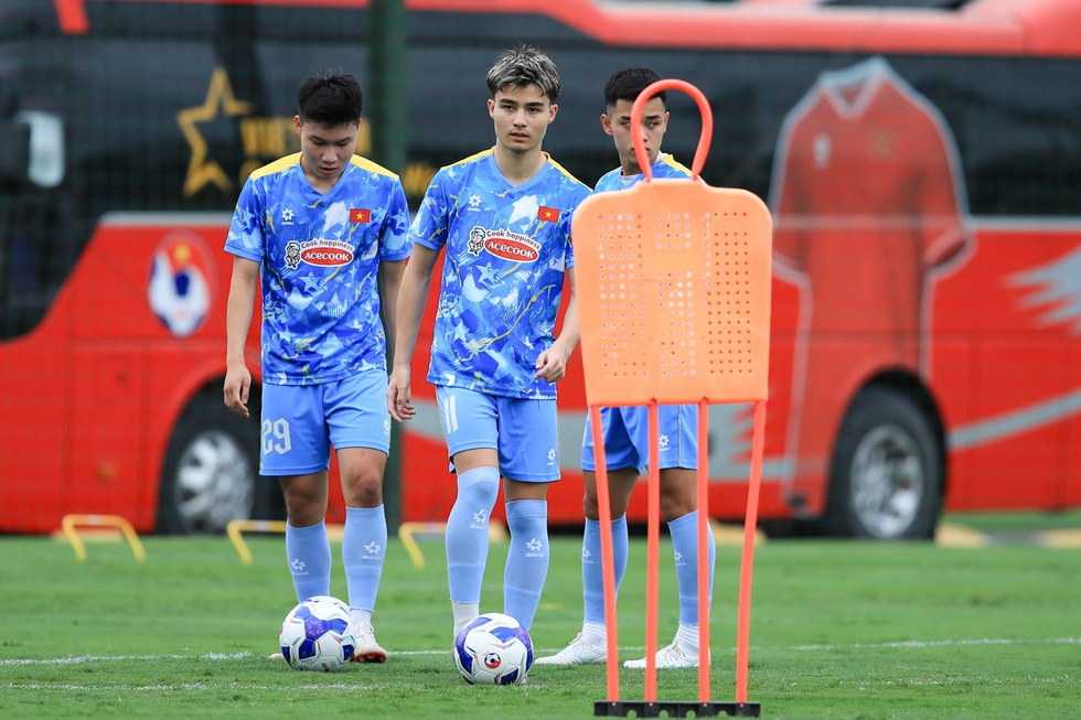 V&igrave; sao cầu thủ Việt kiều Moric bị &lsquo;loại&rsquo; khỏi danh s&aacute;ch U.23 Việt Nam?- Ảnh 1.