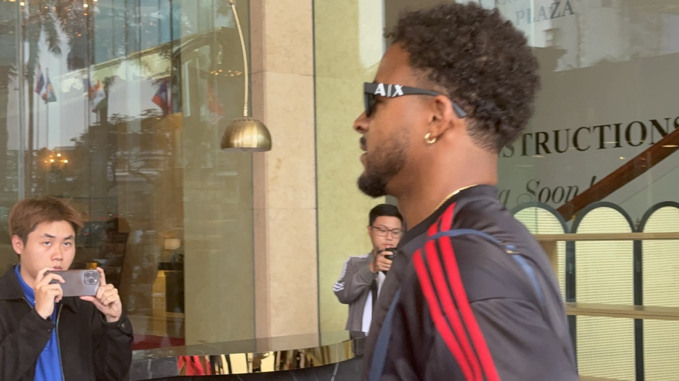 Đội tuyển Việt Nam tập trung 10 giờ s&aacute;ng nay: Xu&acirc;n Son xuất hiện chất lừ, thiếu 5 cầu thủ v&igrave;...- Ảnh 4.