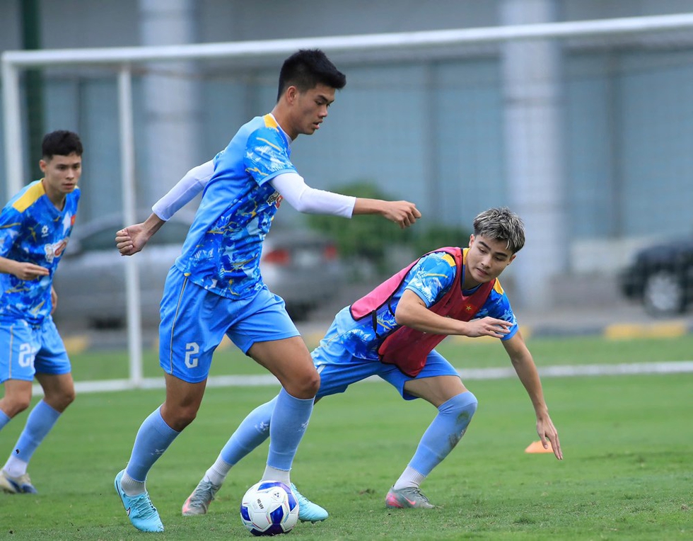 U.20 Việt Nam đấu U.20 Triều Ti&ecirc;n tối 31.8 bằng đội h&igrave;nh đặc biệt, c&oacute; &lsquo;t&ograve;a th&aacute;p&rsquo; Đinh Quang Kiệt- Ảnh 4.