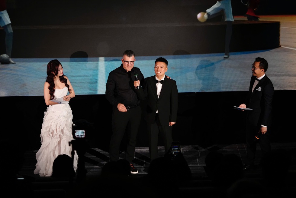 Ho&agrave;ng H&ecirc;n dự sự kiện đặc biệt của Đỗ Kim Ph&uacute;c- Ảnh 3.