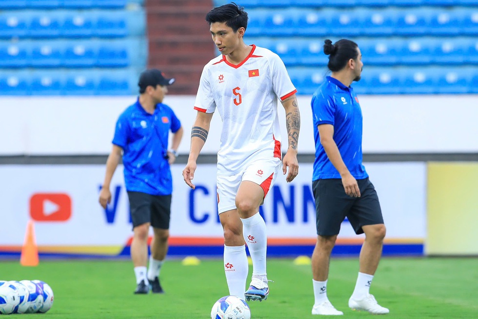 Tin tức mới nhất về đội tuyển Việt Nam: Xu&acirc;n Son kh&ocirc;ng &lsquo;b&eacute;o&rsquo;, VFF b&aacute;n v&eacute; trận Malaysia ở đ&acirc;u?- Ảnh 2.