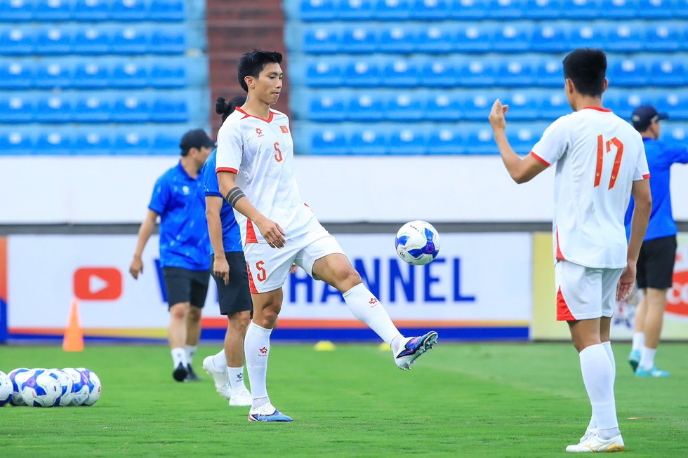 Tin tức mới nhất về đội tuyển Việt Nam: Xu&acirc;n Son kh&ocirc;ng &lsquo;b&eacute;o&rsquo;, VFF b&aacute;n v&eacute; trận Malaysia ở đ&acirc;u?- Ảnh 3.