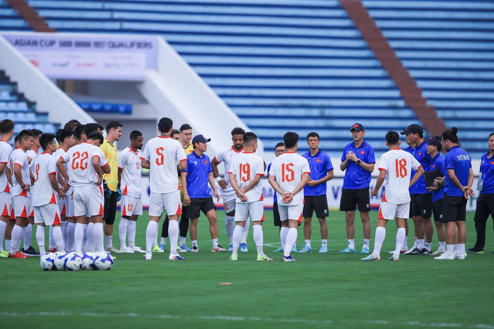 Tin tức mới nhất về đội tuyển Việt Nam: Xu&acirc;n Son kh&ocirc;ng &lsquo;b&eacute;o&rsquo;, VFF b&aacute;n v&eacute; trận Malaysia ở đ&acirc;u?- Ảnh 6.