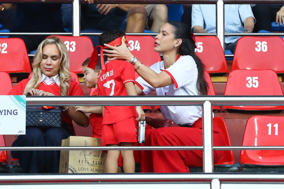 Đội tuyển Việt Nam cực mạnh đấu Malaysia: Xu&acirc;n Son đ&aacute; cặp Ho&agrave;ng H&ecirc;n, Văn Hậu đ&aacute; ch&iacute;nh, thủ m&ocirc;n Nguyễn Filip- Ảnh 1.