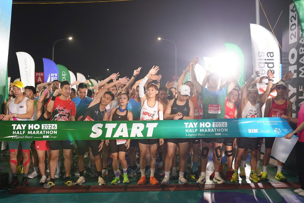 Nguyễn Thị Oanh v&agrave; Nguyễn Trung Cường xuất sắc gi&agrave;nh chức v&ocirc; địch giải b&aacute;n marathon T&acirc;y Hồ- Ảnh 1.