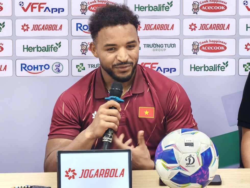 Đội tuyển Việt Nam rất kh&aacute;c biệt, cực mạnh ở điểm &iacute;t ai ngờ- Ảnh 1.