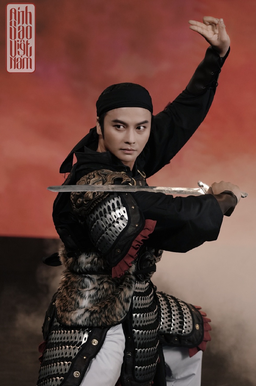 Võ Minh Lâm gây chú ý khi kết hợp cùng học trò Đàm Vĩnh Hưng
- Ảnh 2.