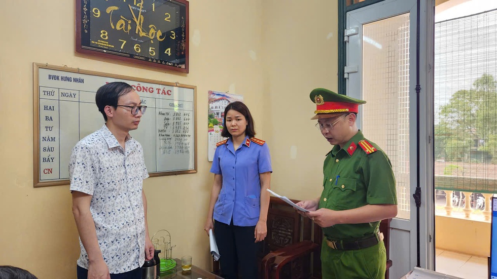 Hưng Y&ecirc;n: Khởi tố Ph&oacute; gi&aacute;m đốc bệnh viện tiếp tay trục lợi tiền bảo hiểm- Ảnh 1.