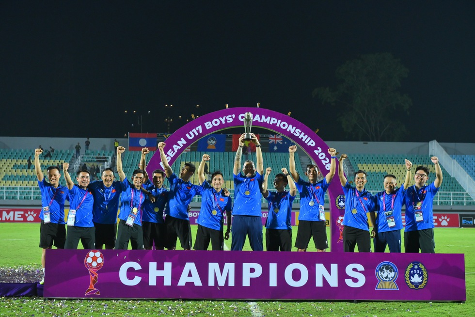 B&oacute;ng đ&aacute; Việt Nam c&oacute; th&ecirc;m một 'qu&aacute;i kiệt' nữa: Cristiano Roland!- Ảnh 1.