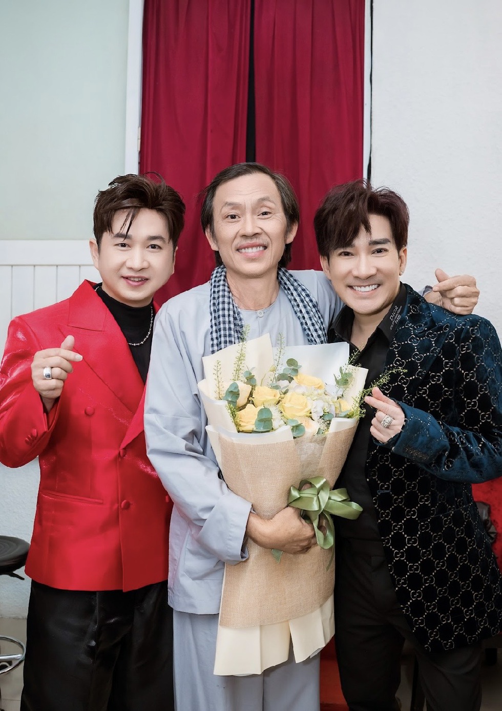 Ho&agrave;i Linh diện &aacute;o b&agrave; ba t&aacute;i xuất trong đ&ecirc;m nhạc Bằng Cường- Ảnh 1.