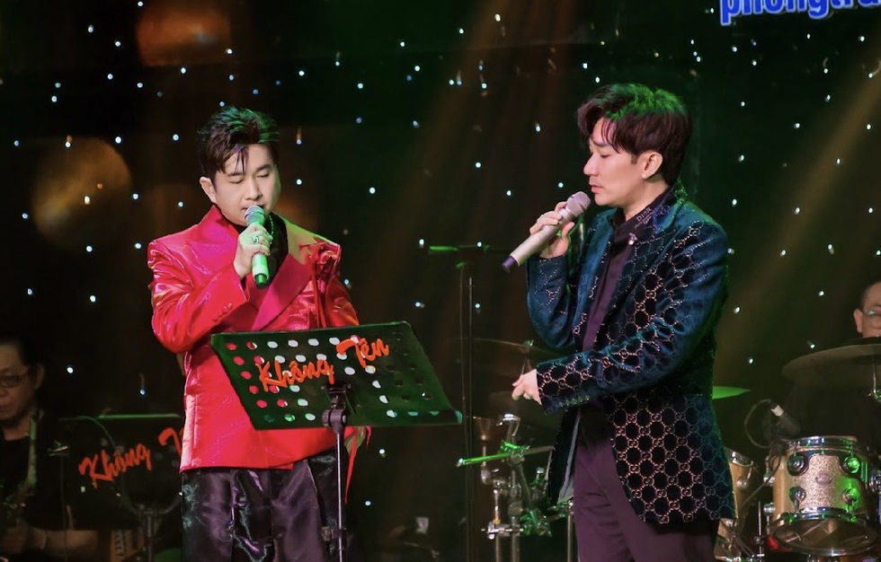 Ho&agrave;i Linh diện &aacute;o b&agrave; ba t&aacute;i xuất trong đ&ecirc;m nhạc Bằng Cường- Ảnh 2.