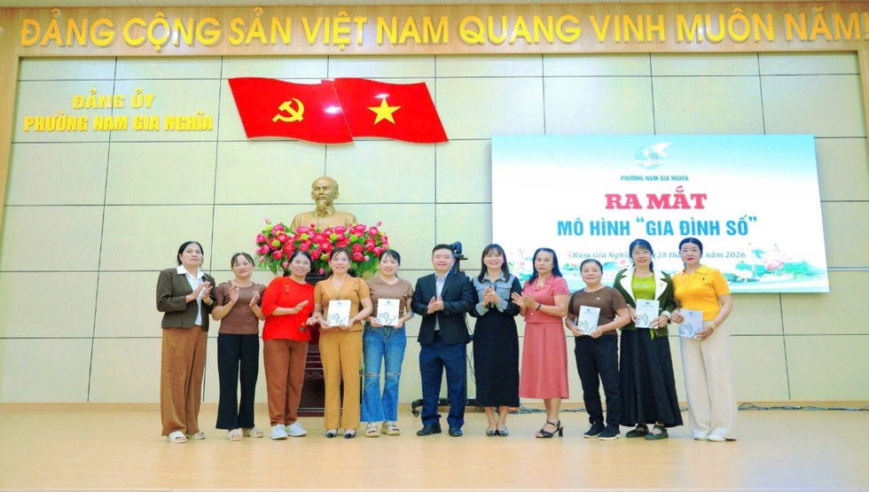 Bảo vệ tư tưởng Hồ Ch&iacute; Minh tr&ecirc;n kh&ocirc;ng gian mạng: Từ bản lĩnh ch&iacute;nh trị đến 'l&aacute; chắn' c&ocirc;ng nghệ trong kỷ nguy&ecirc;n số - Ảnh 2.