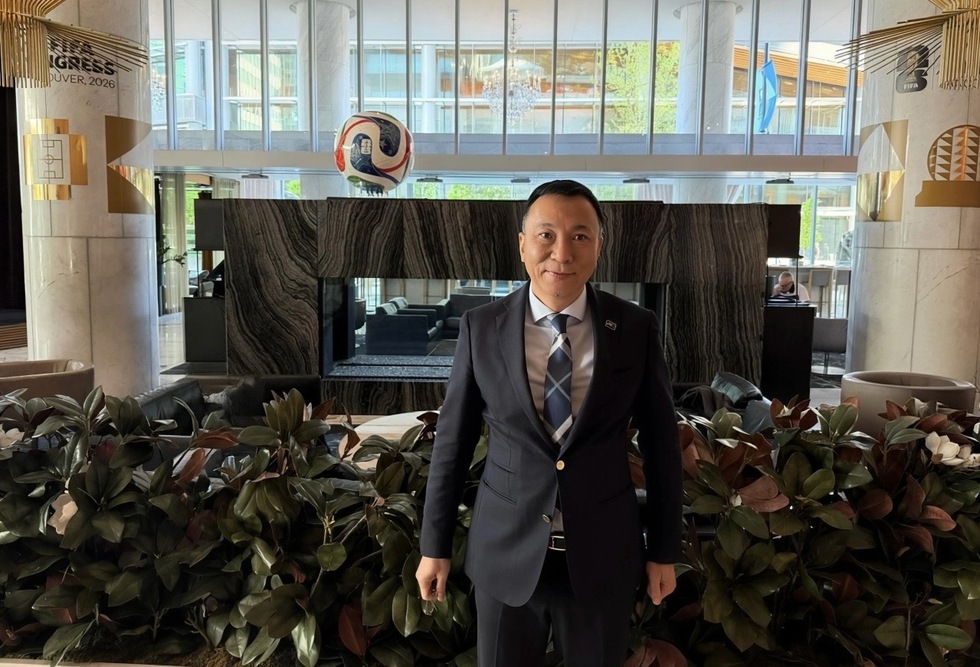 Chủ tịch VFF Trần Quốc Tuấn c&ugrave;ng 2 l&atilde;nh đạo kh&aacute;c tham dự Đại hội FIFA- Ảnh 2.