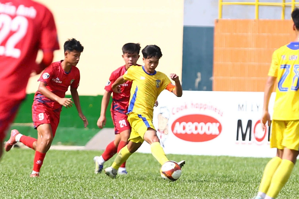 U.15 SLNA sớm gi&agrave;nh v&eacute; v&agrave;o tứ kết sau 2 trận to&agrave;n thắng- Ảnh 1.