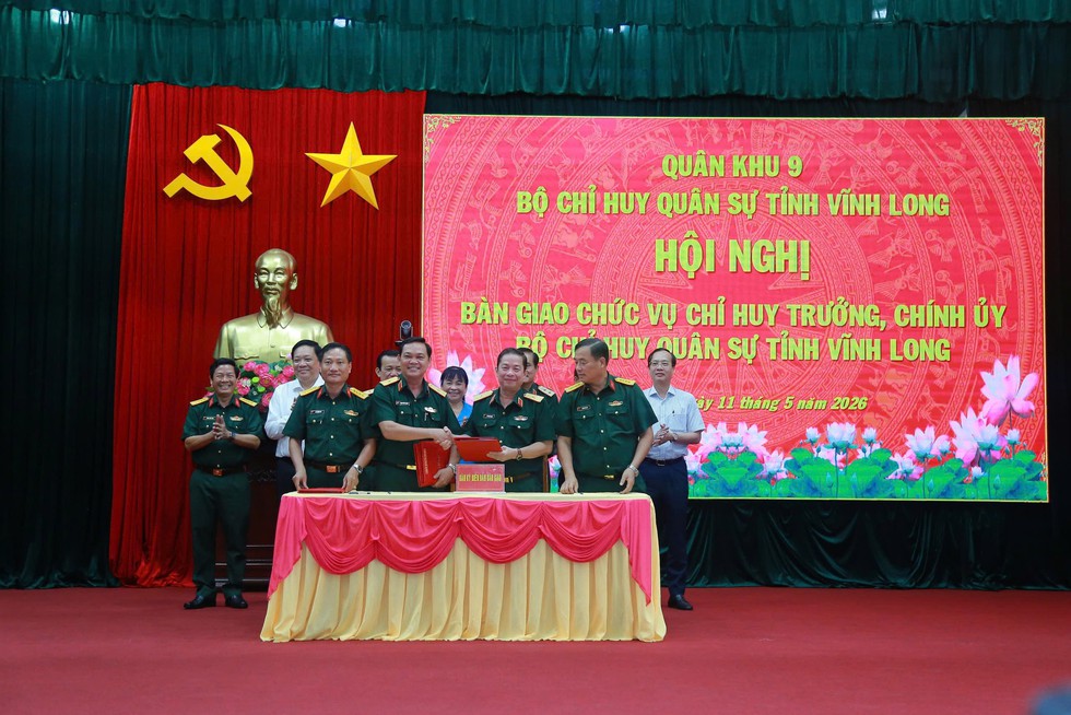 Điều động, bổ nhiệm Chỉ huy trưởng Bộ Chỉ huy qu&acirc;n sự Đồng Th&aacute;p v&agrave; Vĩnh Long- Ảnh 2.